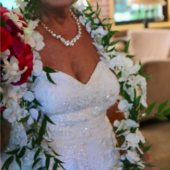 MoriLee Wedding Dress - Picture 5 of 12